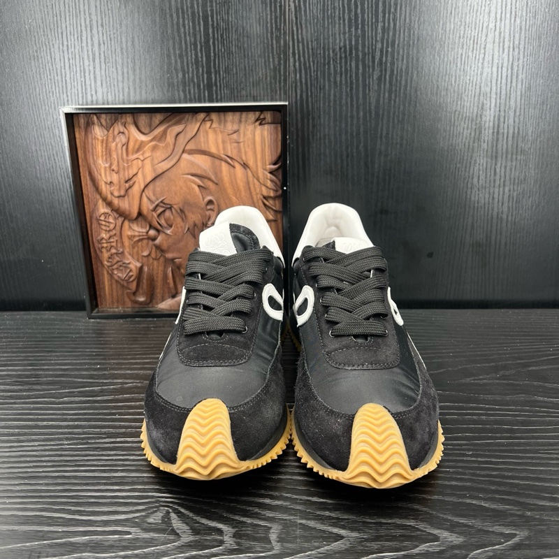 LOEWE羅意威 runner 黑白 41碼-1