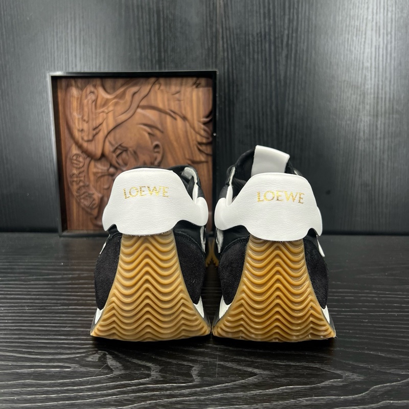 LOEWE羅意威 runner 黑白 41碼-2