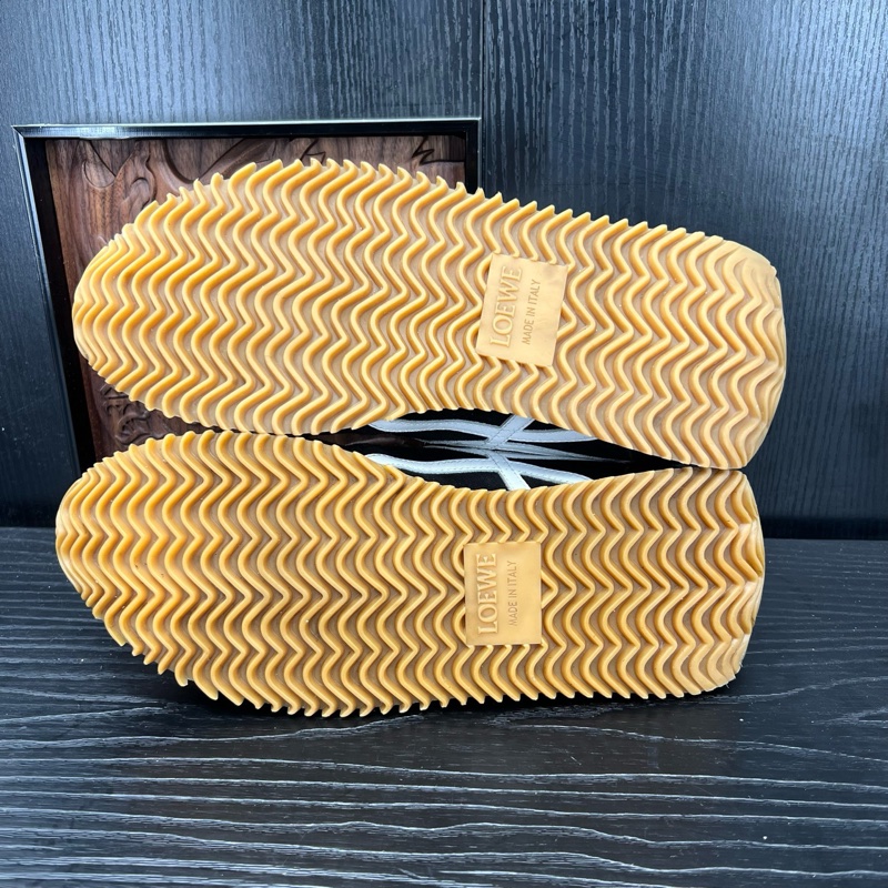 LOEWE羅意威 runner 黑白 41碼-8