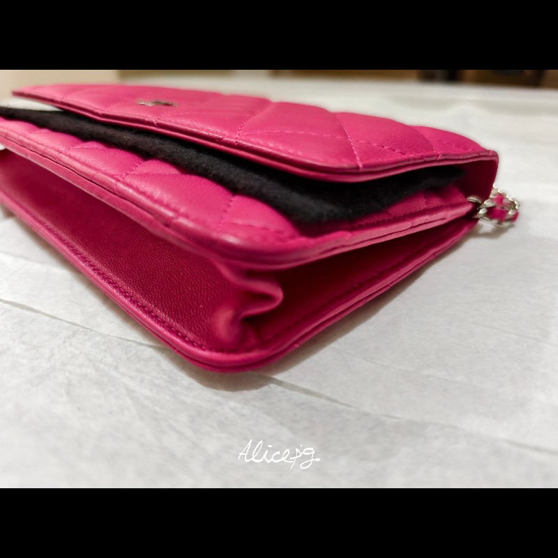 Chanel桃紅羊皮銀鍊WOC-0