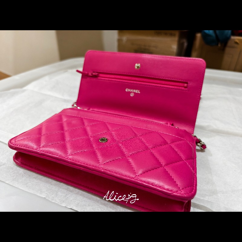 Chanel桃紅羊皮銀鍊WOC-3