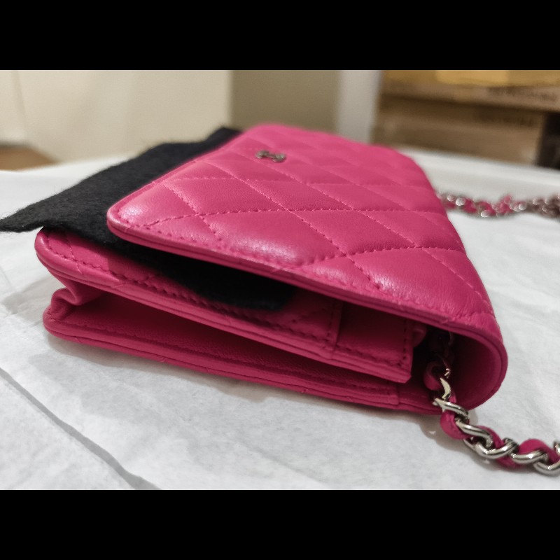 Chanel桃紅羊皮銀鍊WOC-8