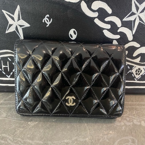 Chanel/香奈兒黑銀漆皮長款拉鍊錢包，19開 無附件