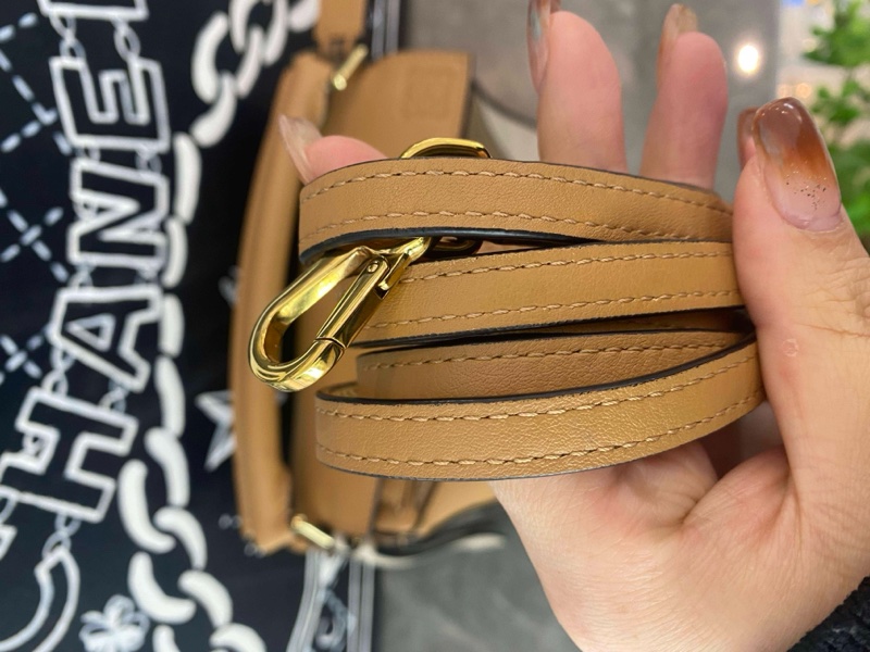 Loewe/羅意威 puzzle mini焦糖色拼色 幾何包 尺寸:長18cm 寬8cm 高12.5-8