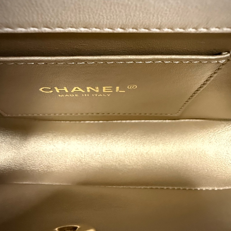 Chanel CHAIN FLAP BAG-8