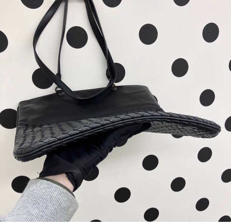 【97新 ✨ 全網最低價！】中古 BV黑色羊皮編織斜挎包 單肩包 男女適合（下單前先詢問庫存❗️）-2