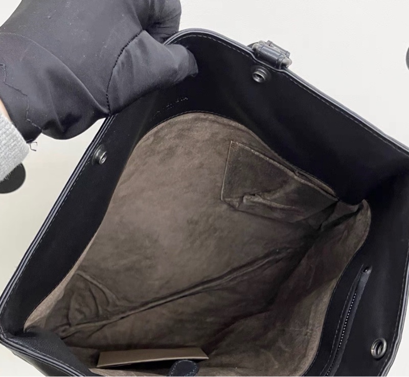 【97新 ✨ 全網最低價！】中古 BV黑色羊皮編織斜挎包 單肩包 男女適合（下單前先詢問庫存❗️）-3