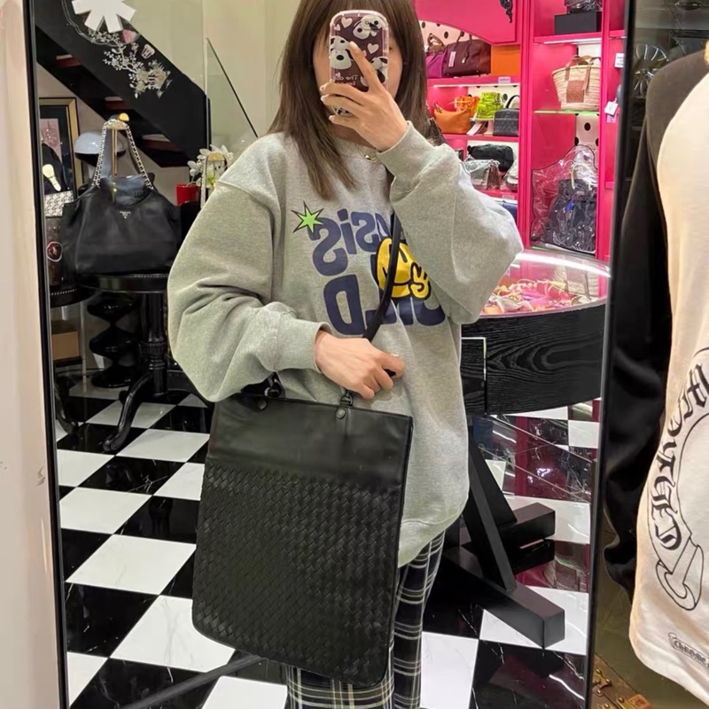 【97新 ✨ 全網最低價！】中古 BV黑色羊皮編織斜挎包 單肩包 男女適合（下單前先詢問庫存❗️）-9