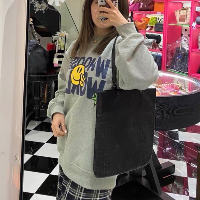 【97新 ✨ 全網最低價！】中古 BV黑色羊皮編織斜挎包 單肩包 男女適合（下單前先詢問庫存❗️）-10