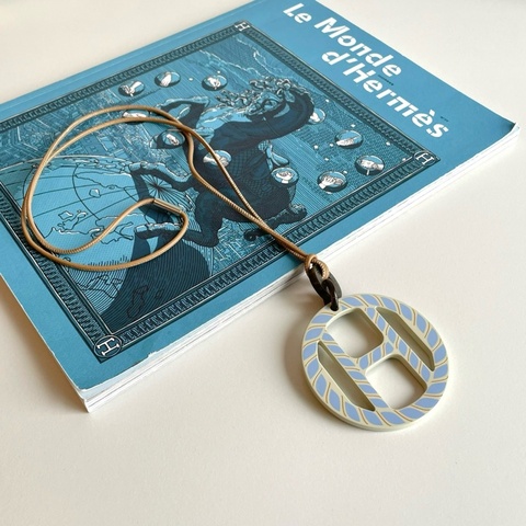 Hermes 愛馬仕 H Equipe 水牛角圓形項鍊/藍灰色/98新美品