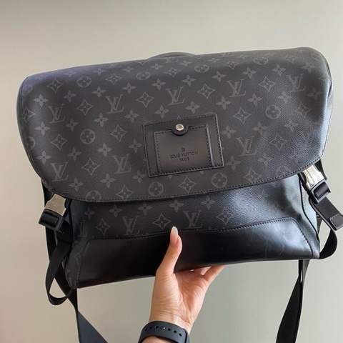 LV路易威登 Voyager黑武士郵差包 經典黑色老花配皮 大號43x31cm