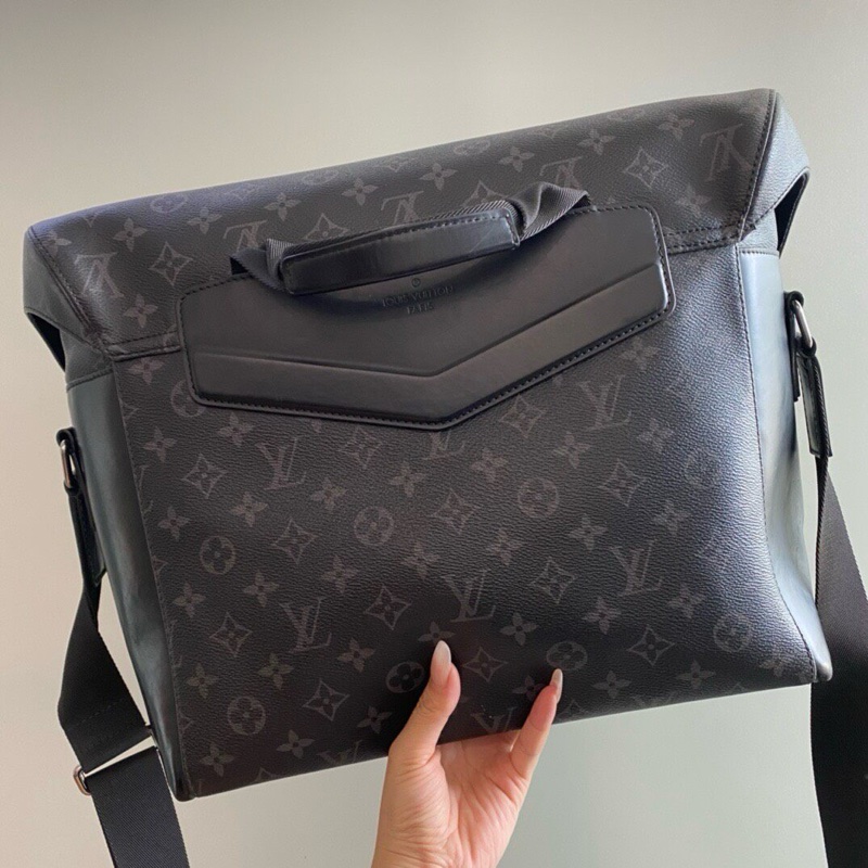 LV路易威登 Voyager黑武士郵差包 經典黑色老花配皮 大號43x31cm-1