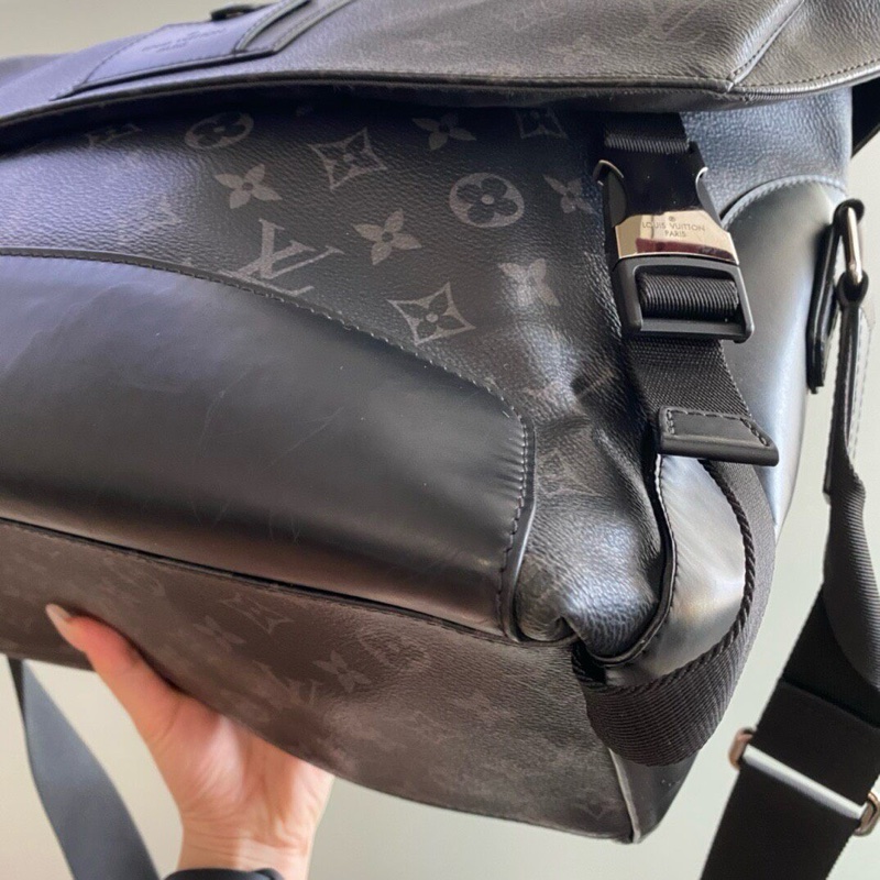 LV路易威登 Voyager黑武士郵差包 經典黑色老花配皮 大號43x31cm-3