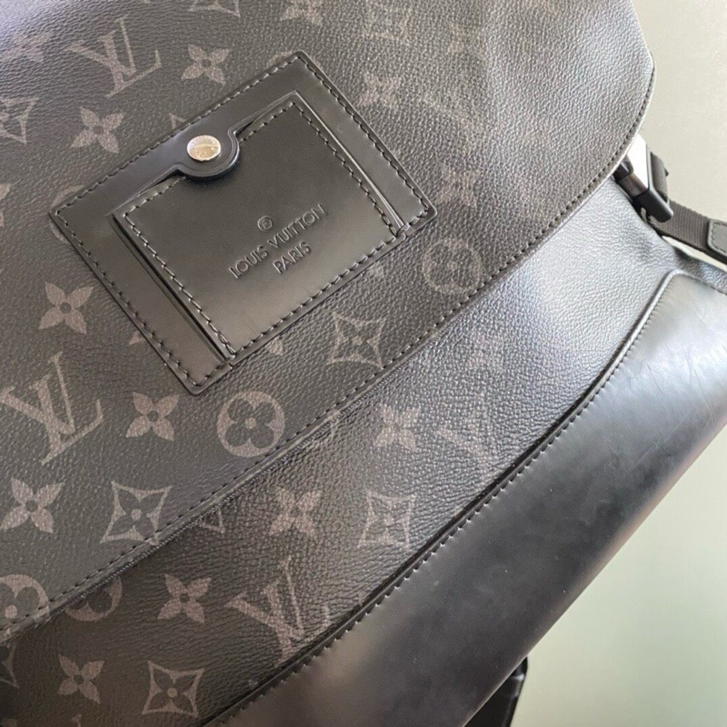 LV路易威登 Voyager黑武士郵差包 經典黑色老花配皮 大號43x31cm-4