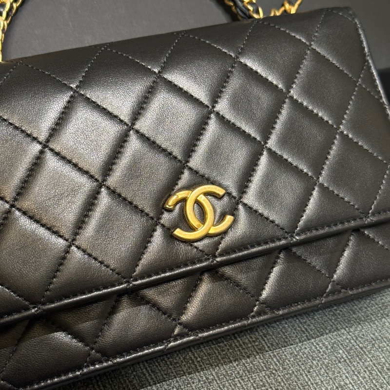 CHANEL Classic WOC with Top Handle 香奈兒經典菱格紋把手鏈包-1