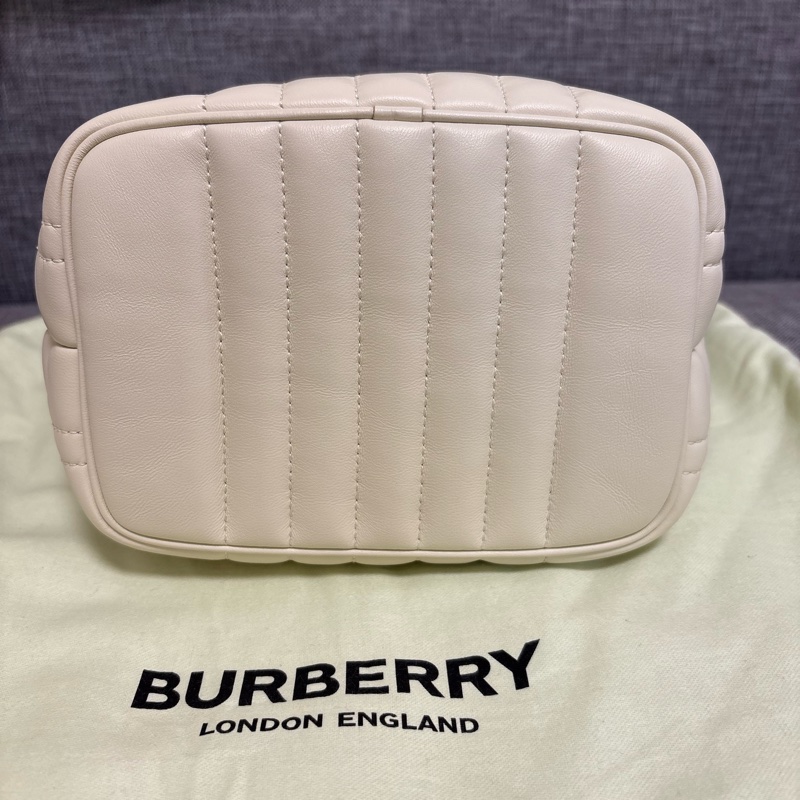 Burberry Lola 水桶包-4