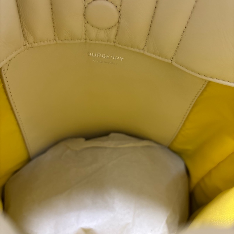 Burberry Lola 水桶包-5