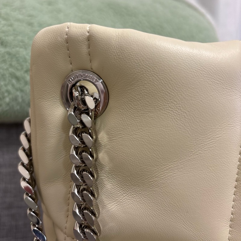 Burberry Lola 水桶包-7