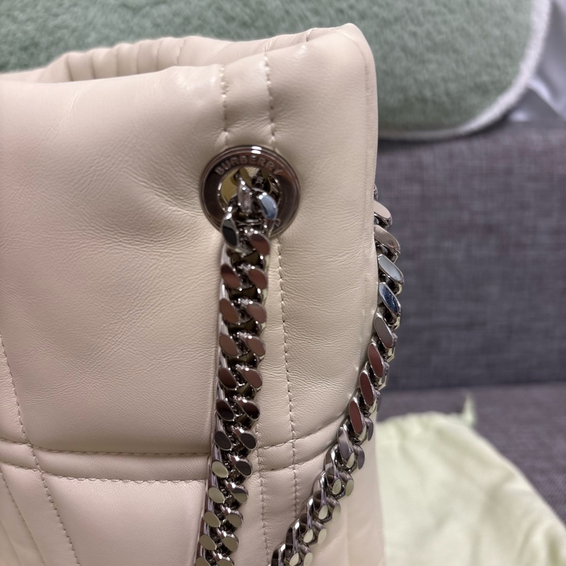 Burberry Lola 水桶包-8