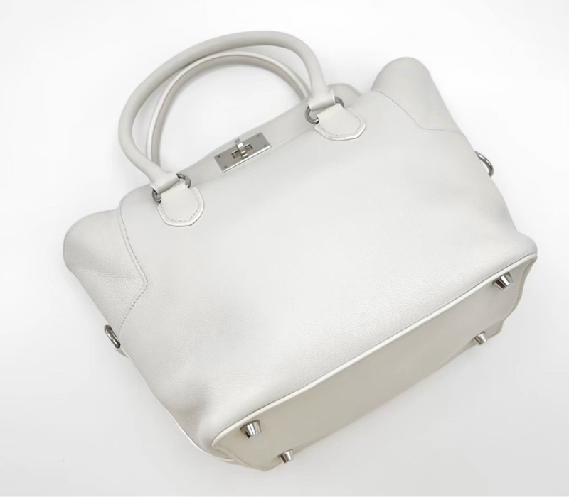 HERMES/愛馬仕奶昔白銀扣牛奶盒子toolbox 20 框P-3