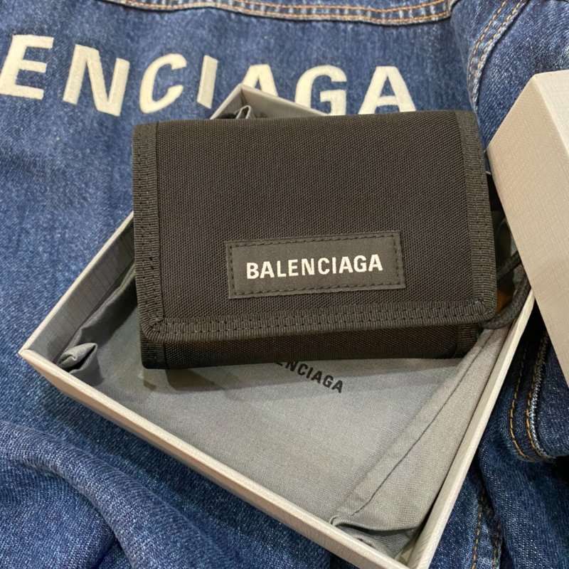 ⏰限時特賣價🌺Balenciaga 507481 經典Explorer Logo 尼龍3折短夾 黑色-2
