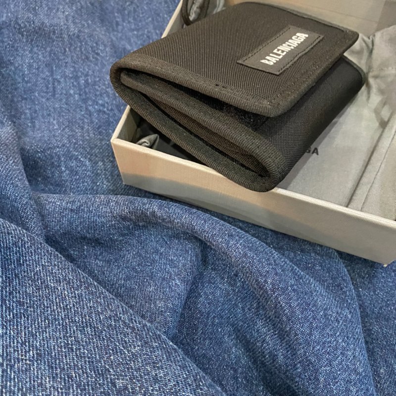 ⏰限時特賣價🌺Balenciaga 507481 經典Explorer Logo 尼龍3折短夾 黑色-4