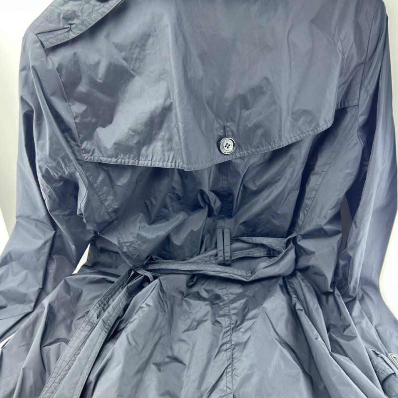 Burberry 輕薄款風衣-1