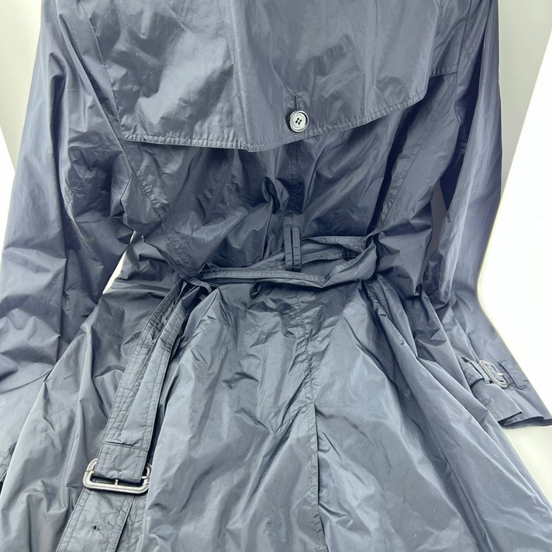 Burberry 輕薄款風衣-3