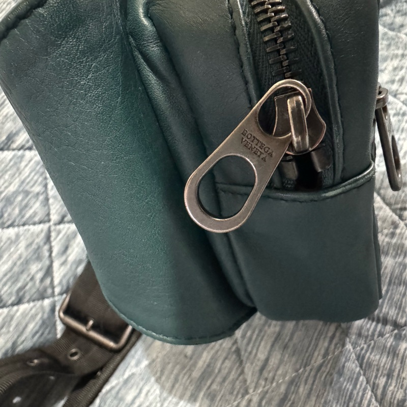 二手 BV BOTTEGA VENETA 綠色編織牛皮拉鍊腰包 胸口包 腰包 胸背包-2