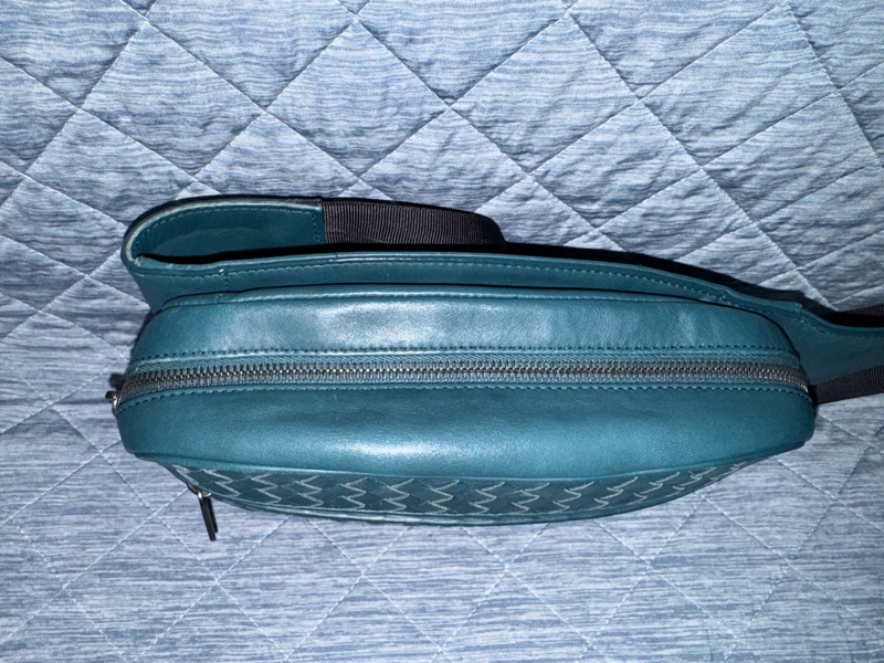 二手 BV BOTTEGA VENETA 綠色編織牛皮拉鍊腰包 胸口包 腰包 胸背包-3