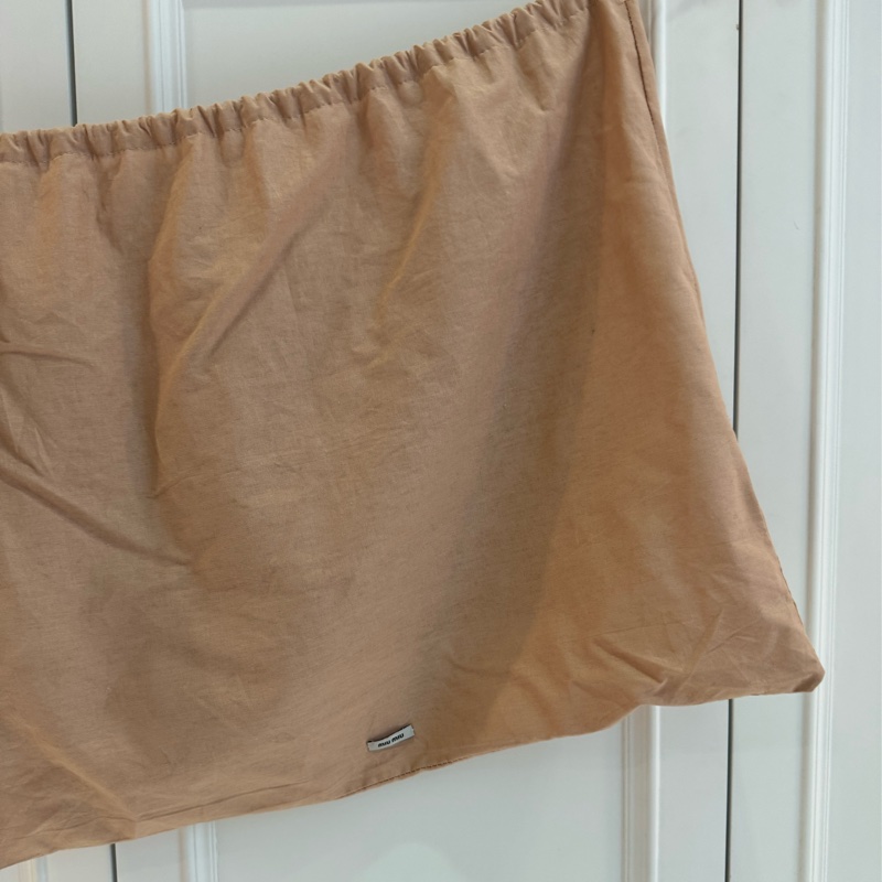 Miu Miu皮革肩背包(Vitello Caribu)-25