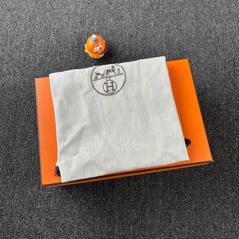 Hermes愛馬仕白色Kelly銀扣樂福鞋 尺碼36-5