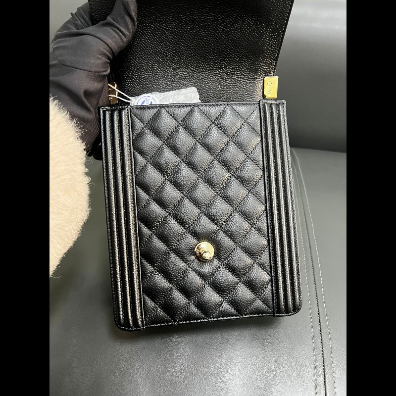 Chanel Boy Bag
直版Leboy-11