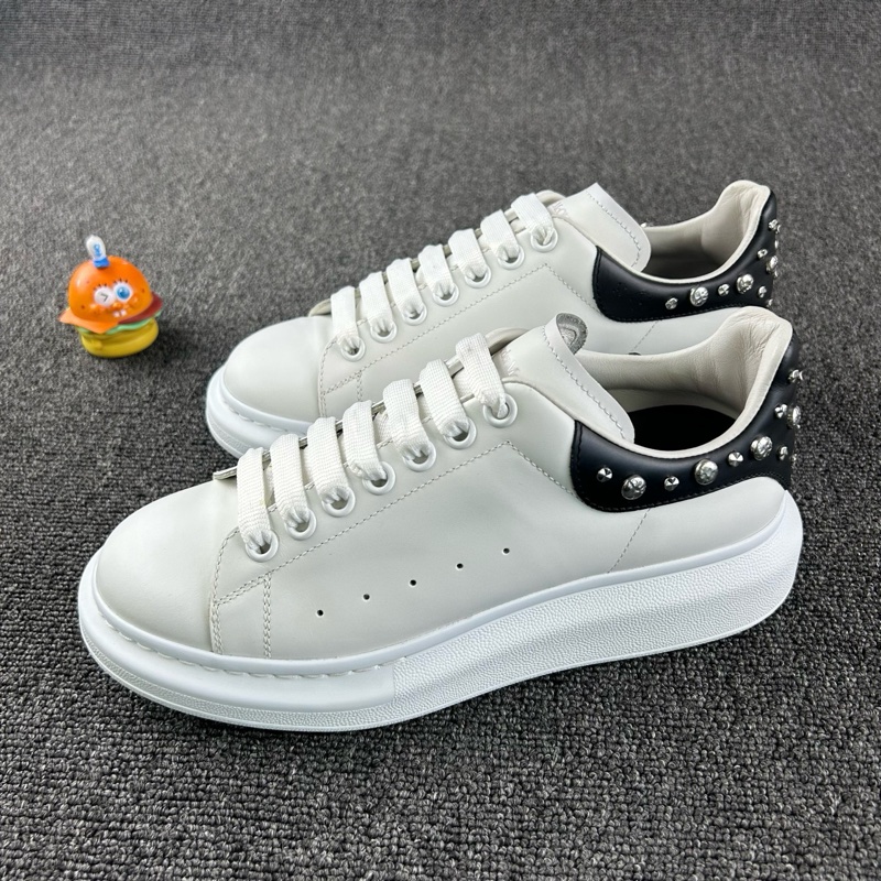 99新 Alexander McQueen麥昆鉚釘小白鞋 尺碼39-0