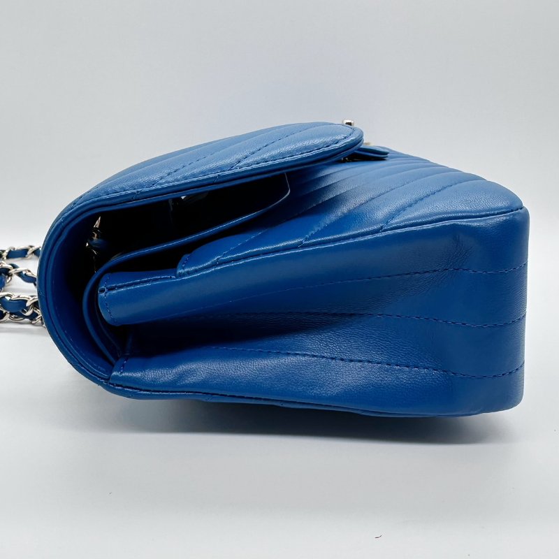 CHANEL 海軍藍色山行紋經典口蓋包-5