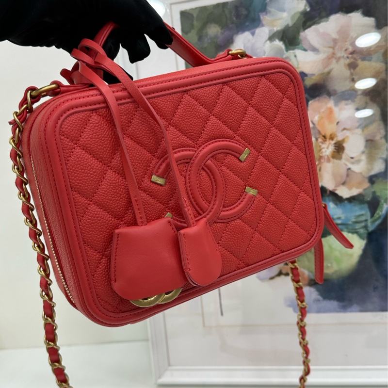 Chanel 香奈兒 Vanity 相機包中號，紅色金扣荔枝牛皮，28開 尺寸21*15.5*8.5-6
