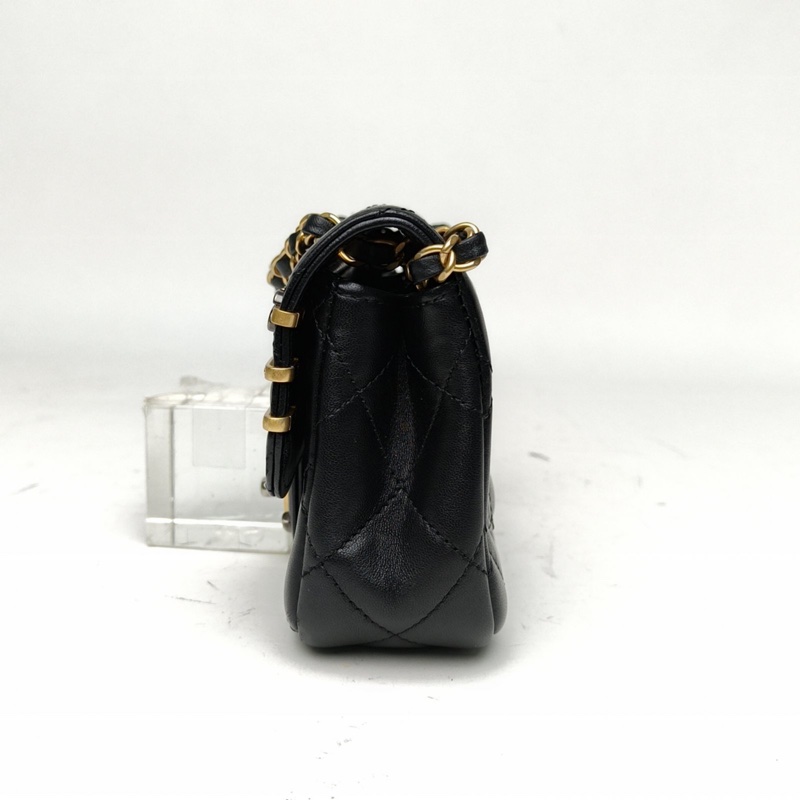 CHANEL 22CCF口蓋包方胖子黑色羊皮晶片開金銀扣C徽章肩背包-1