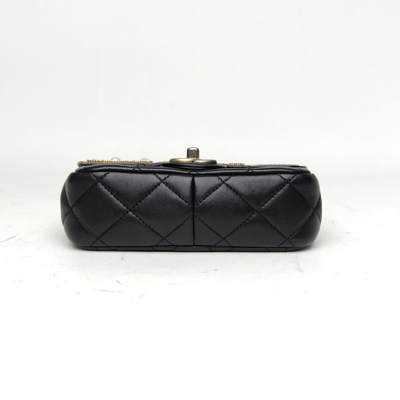 CHANEL 22CCF口蓋包方胖子黑色羊皮晶片開金銀扣C徽章肩背包-3