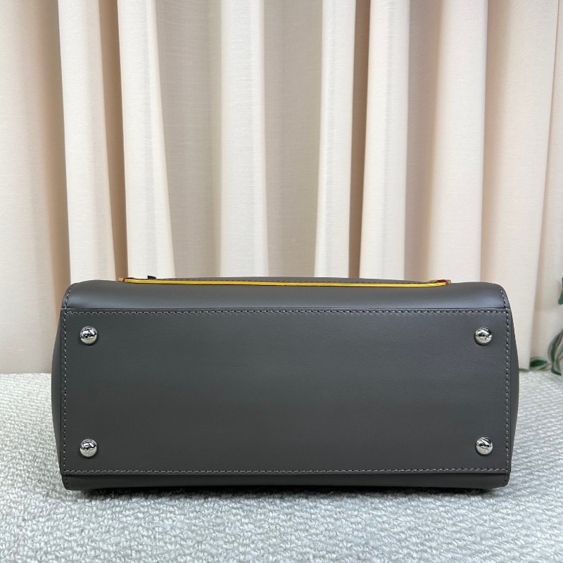 FENDI芬迪DOTCOM系列牛皮手提包 蛇皮肩帶 可單肩可斜挎可手提 容量大 日常通勤很合適-4