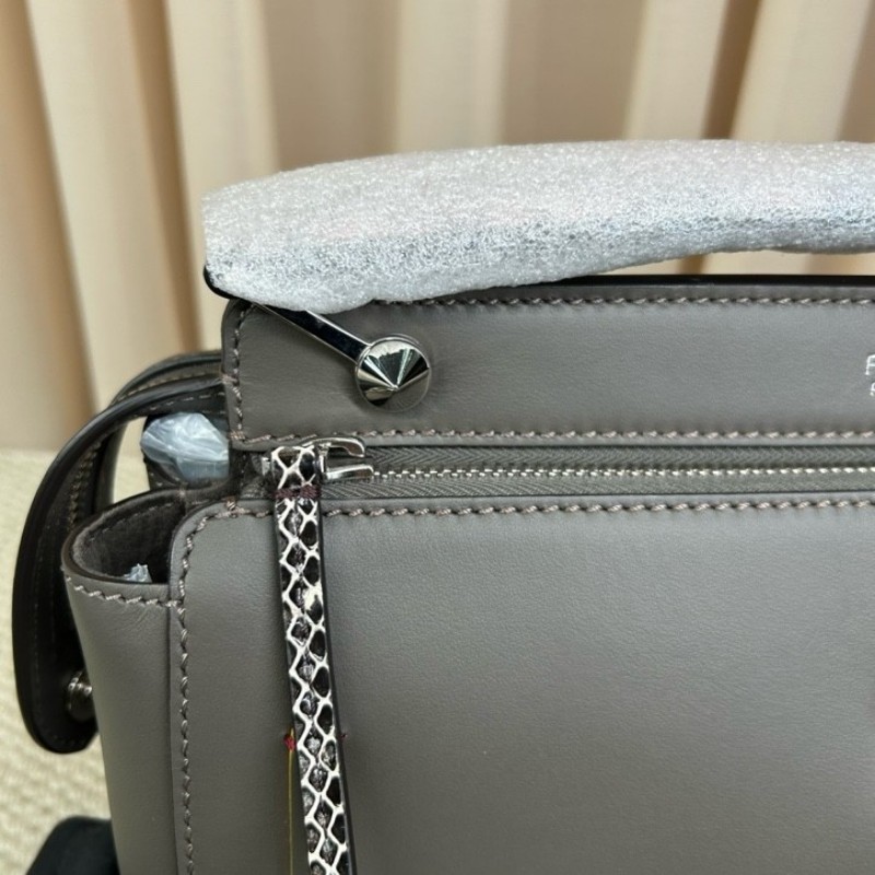 FENDI芬迪DOTCOM系列牛皮手提包 蛇皮肩帶 可單肩可斜挎可手提 容量大 日常通勤很合適-13