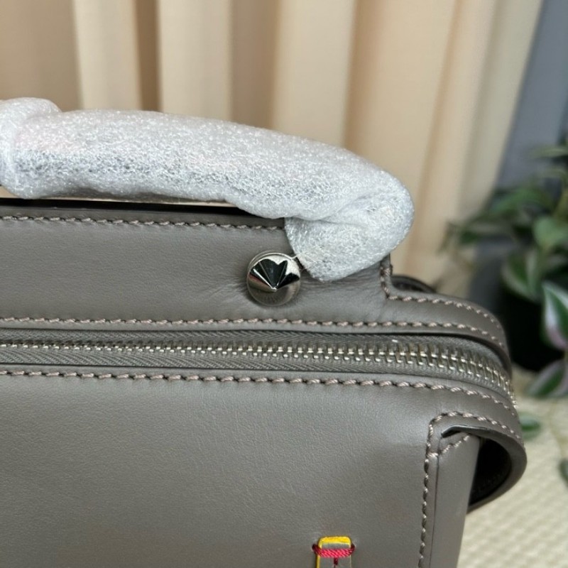 FENDI芬迪DOTCOM系列牛皮手提包 蛇皮肩帶 可單肩可斜挎可手提 容量大 日常通勤很合適-14