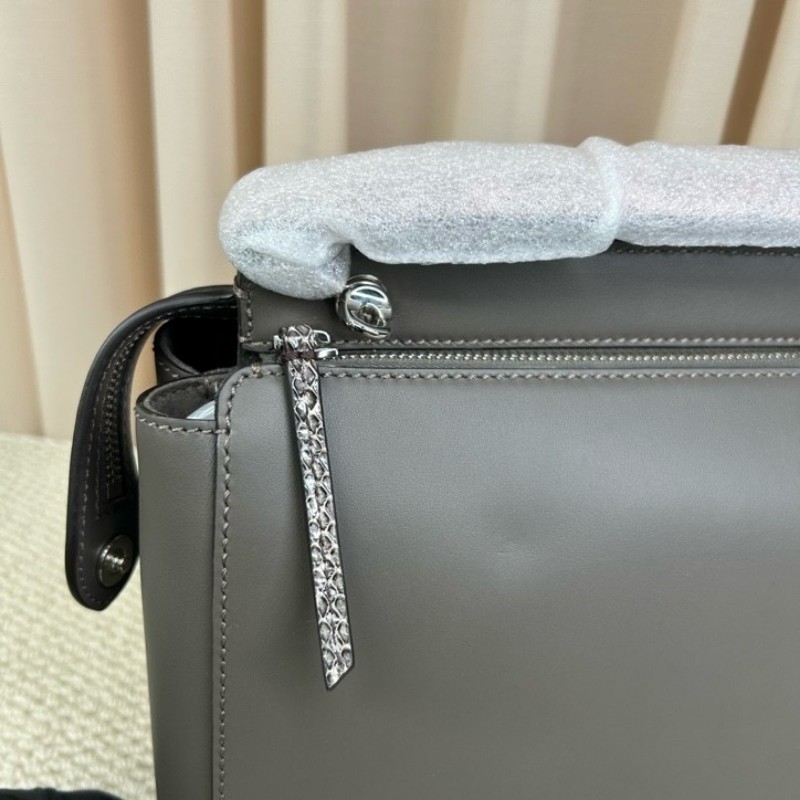 FENDI芬迪DOTCOM系列牛皮手提包 蛇皮肩帶 可單肩可斜挎可手提 容量大 日常通勤很合適-18