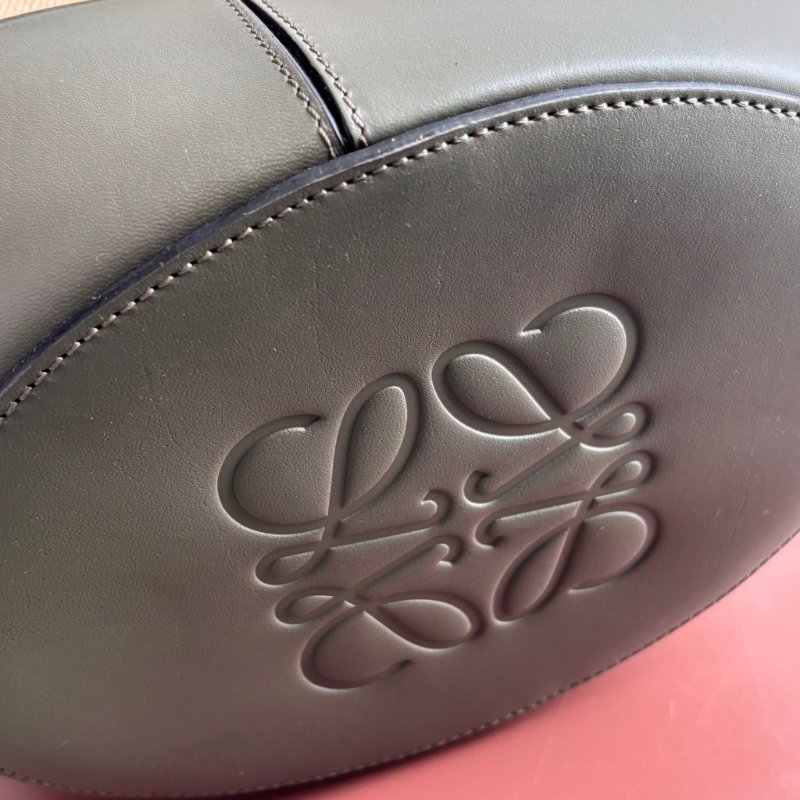 ::LOEWE:: Balloon 卡其色帆布拼接橄欖綠牛皮水桶包 氣球包  Canvas & Leather Bucket Bag-9