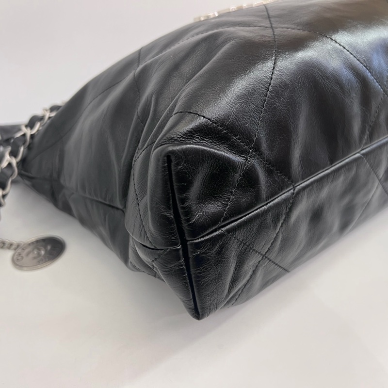 Chanel 黑牛皮銀釦22小號AS3260-5