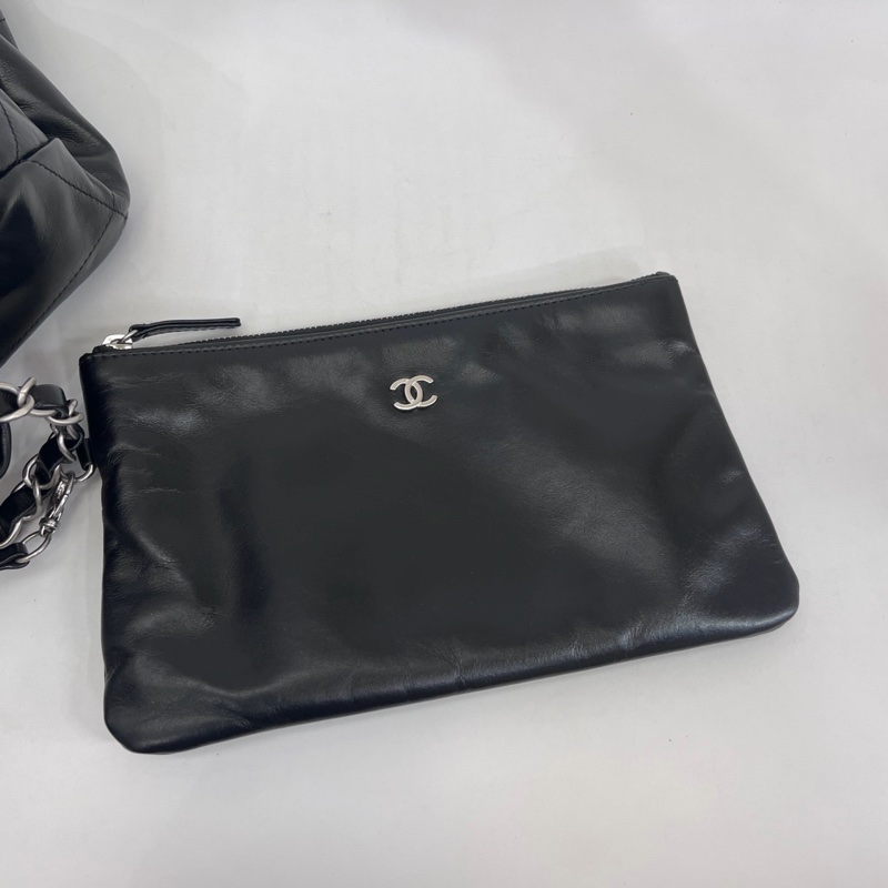 Chanel 黑牛皮銀釦22小號AS3260-8