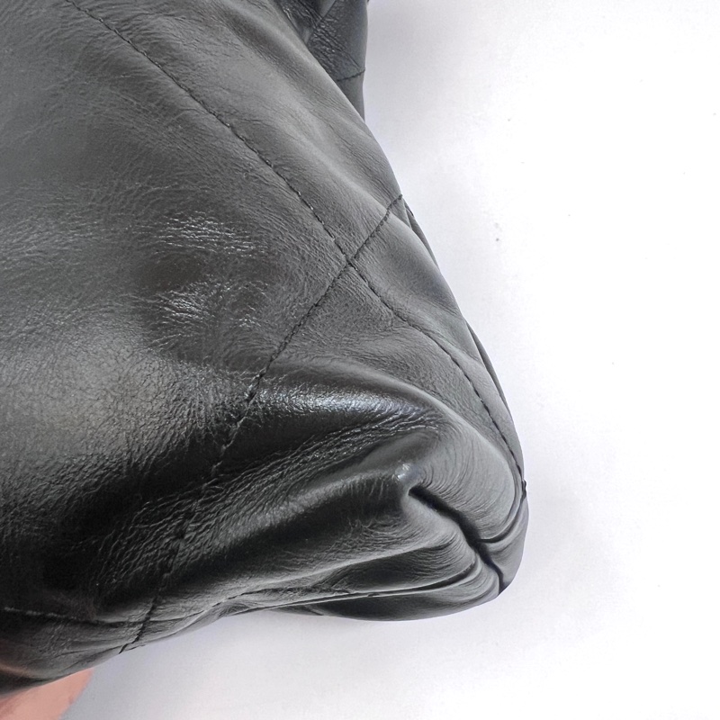 Chanel黑牛皮銀釦22小號肩背包As3260-5