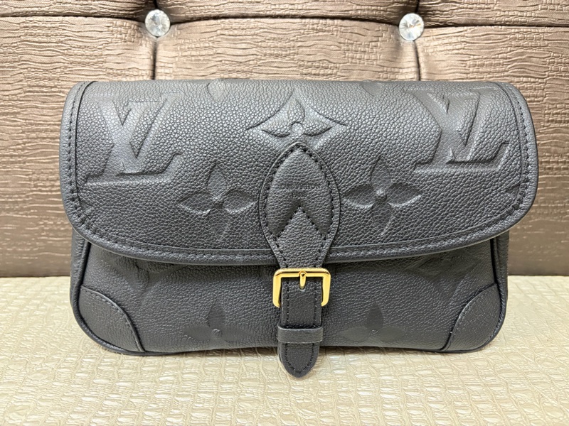 LV 黑牛皮壓紋金釦Diane手提肩斜背包M46386-1