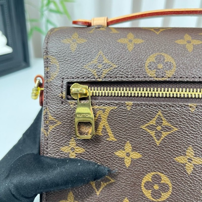 LV路易威登 20年票 Pochette Metis老花郵差包中號 經典老花配色 塗層帆布拼牛皮 肩帶可調節 手提單肩斜挎都可以-18