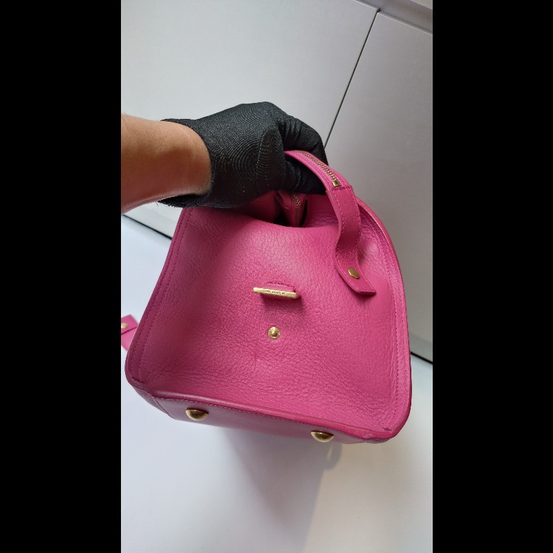 YSL Y字金釦桃紅皮大方提包-32