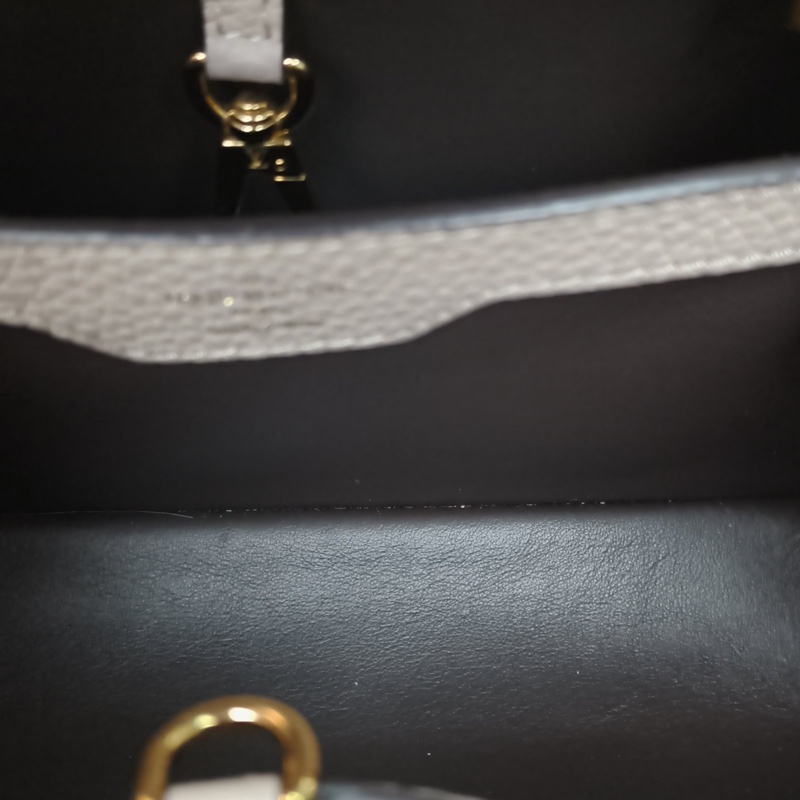 LOUIS VUITTON CapucinesBB27灰色牛皮金扣晶片肩背包-5